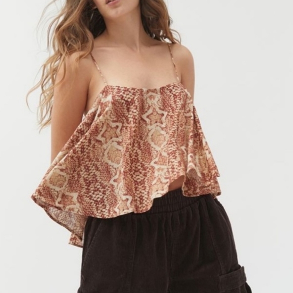 🆕️ Urban Outfitters Pull-On Top - Picture 1 of 2